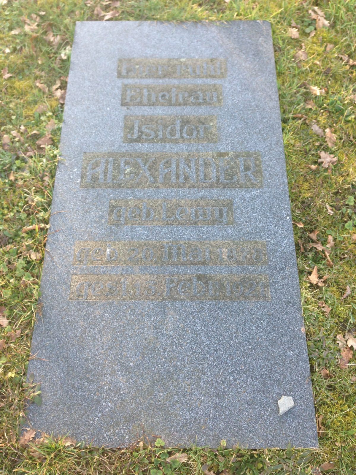 Hier ruht Ehefrau Isidor ALEXANDER geb. Lewy