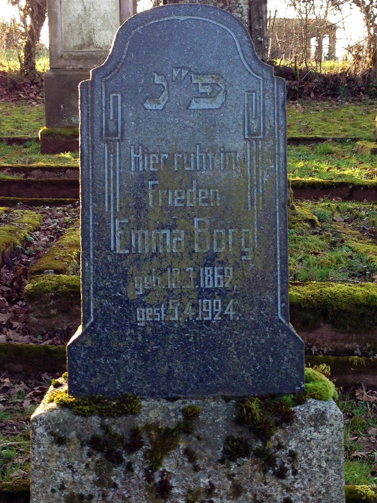 Emma Borg