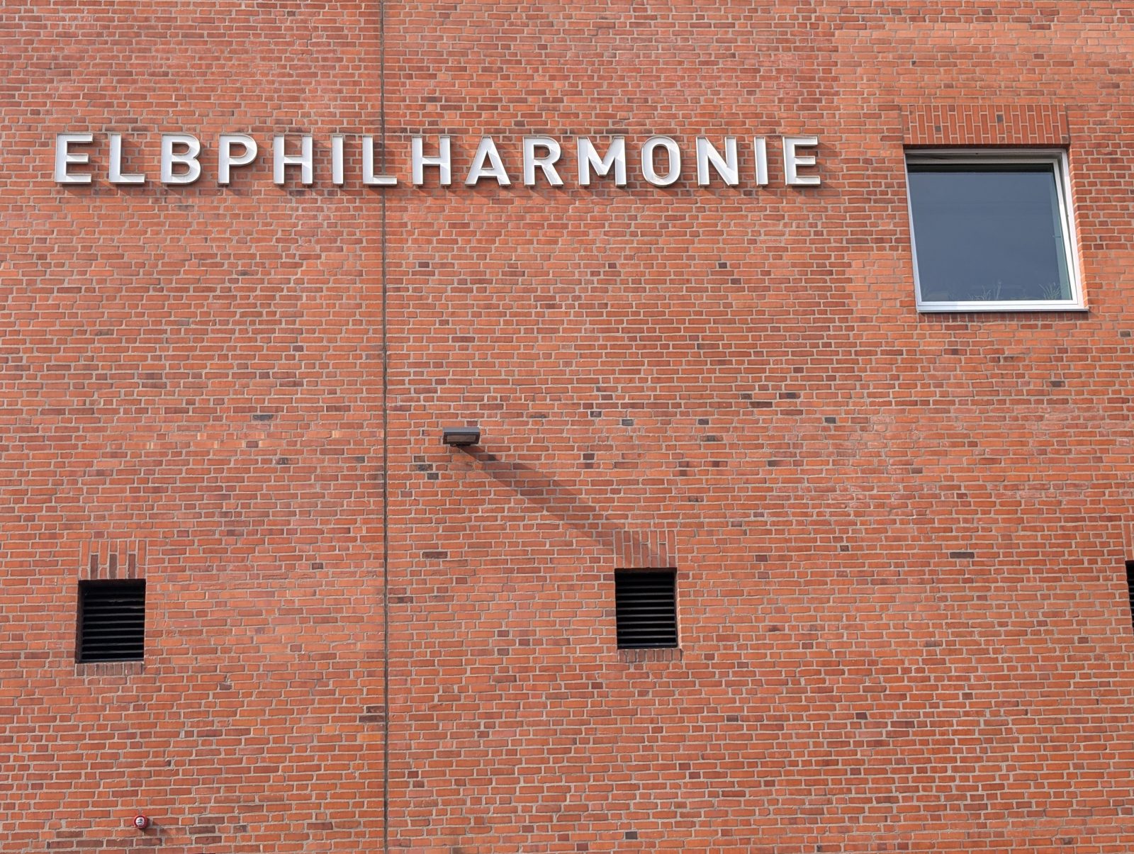 On the side wall of the Elbphilharmonie concert hall